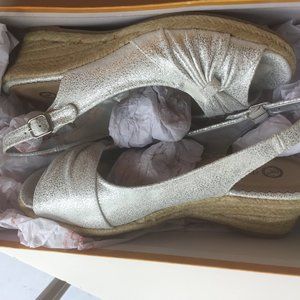Bella Vita Sangria Too Espadrille Sandals 6.5